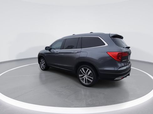 Used 2017 Honda Pilot Touring image 6
