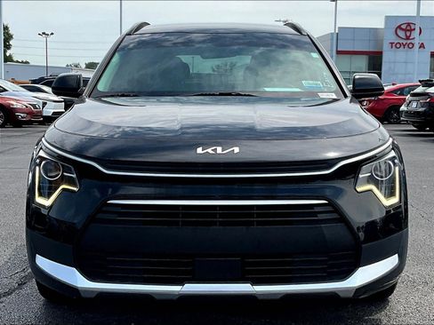 Used 2024 Kia Niro EX FWD image 2