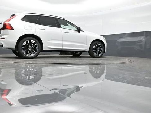 New 2026 Volvo XC60 B5 Plus w/ Protection Package Premier image 31