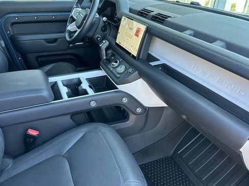 Certified 2025 Land Rover Defender 110 X-Dynamic SE AWD/4WD image 14