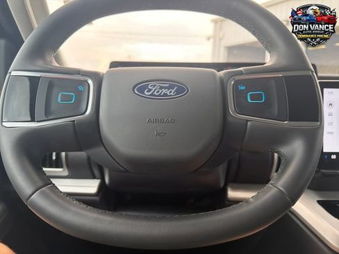 Used 2025 Ford Expedition Max Active AWD/4WD image 14