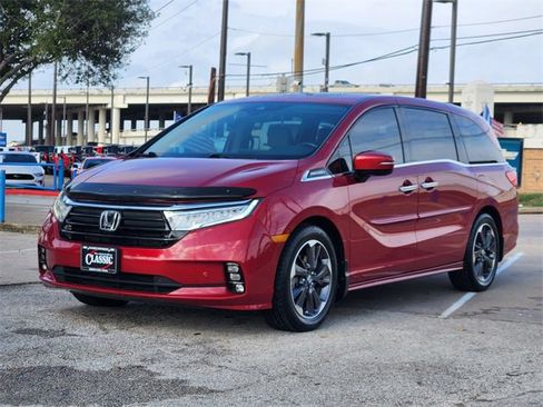 Used 2022 Honda Odyssey Elite image 3