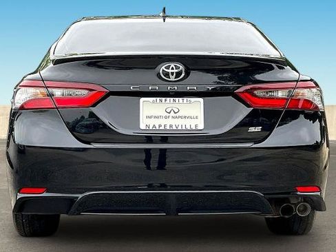 Used 2022 Toyota Camry SE FWD image 6