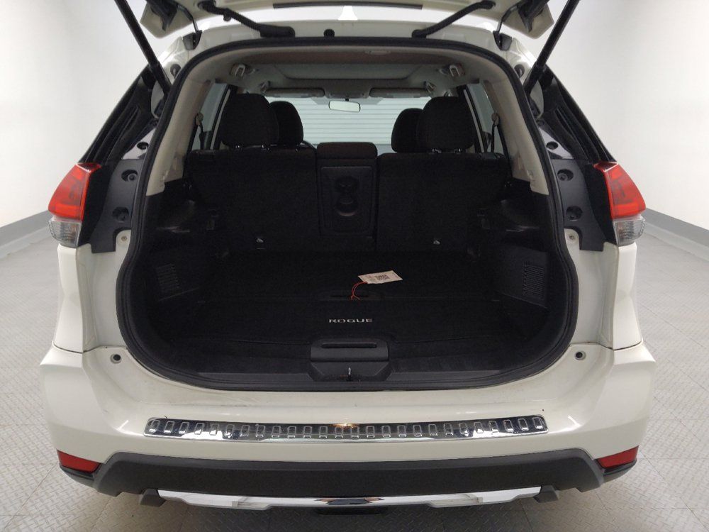 Used 2018 Nissan Rogue SV w/ Sun & Sound Touring Package AWD/4WD image 29