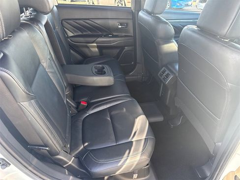 Used 2020 Mitsubishi Outlander SEL image 16