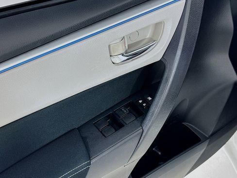Used 2015 Toyota Corolla LE image 18