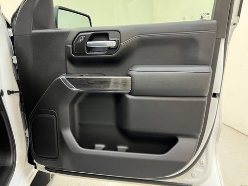 Used 2021 Chevrolet Silverado 1500 LTZ AWD/4WD image 29