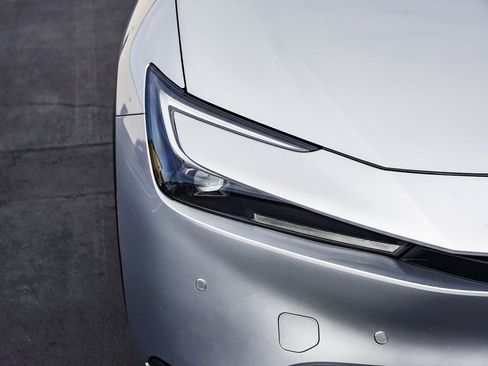 Used 2023 Toyota Prius LE image 12