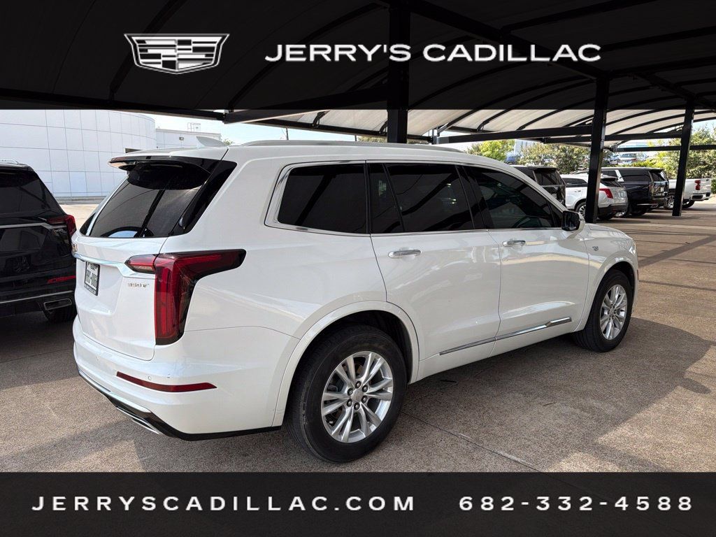 Used 2022 Cadillac XT6 Luxury FWD image 4