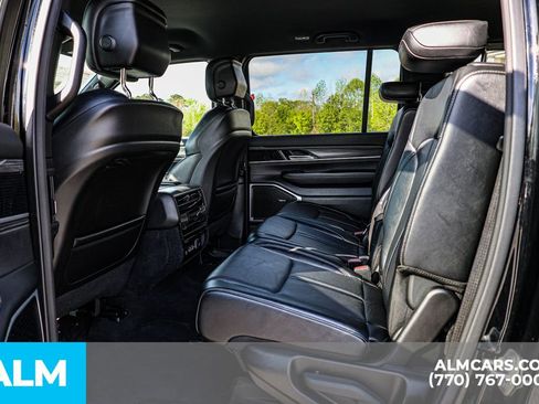 Used 2024 Jeep Wagoneer Series II w/ Flexible Seating Group RWD image 19