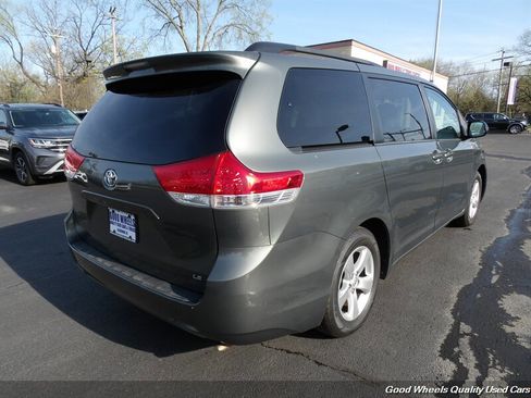 Used 2014 Toyota Sienna LE FWD image 5