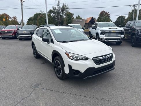 Used 2023 Subaru Crosstrek 2.0i image 7