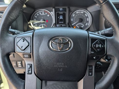 Used 2022 Toyota Tacoma TRD Sport w/ TRD Premium Sport Package AWD/4WD image 18