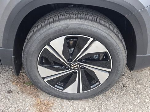 New 2026 Volkswagen Taos SE AWD/4WD image 9