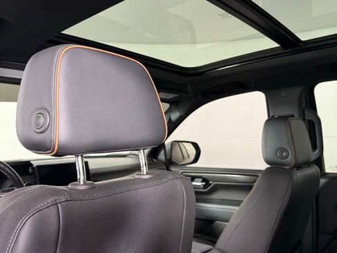 Used 2025 GMC Yukon XL AT4 w/ AT4 Premium Package image 26