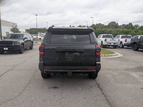 Used 2025 Toyota 4Runner SR5 AWD/4WD image 4