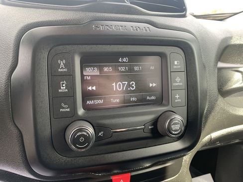 Used 2016 Jeep Renegade Trailhawk image 16