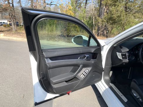 Used 2013 Porsche Panamera image 24