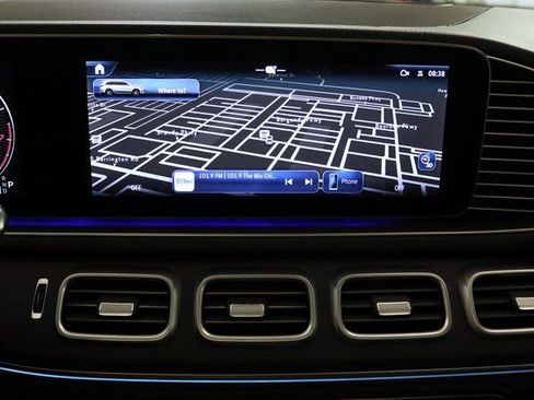 Used 2024 Mercedes-Benz GLS 580 4MATIC image 8