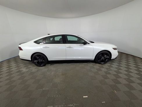 Used 2023 Honda Accord Sport image 2