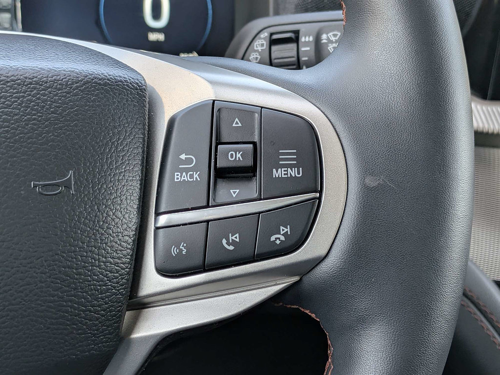 Used 2025 Ford Explorer Active RWD image 24