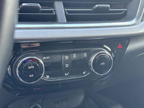 Used 2024 Chevrolet Trax LT w/ Driver Confidence Package image 19