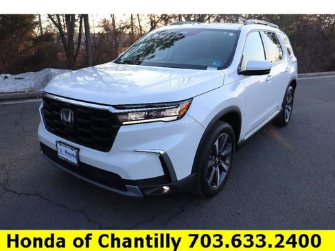 Used 2024 Honda Pilot Elite image 3