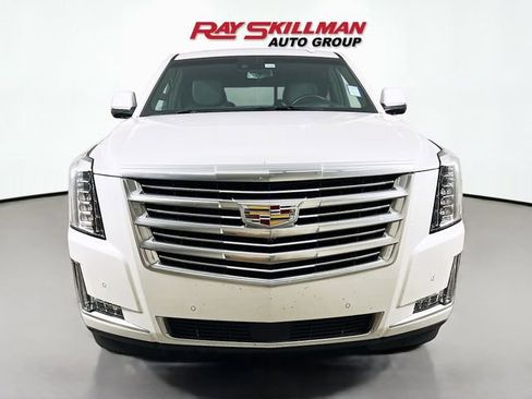Used 2017 Cadillac Escalade Platinum image 2
