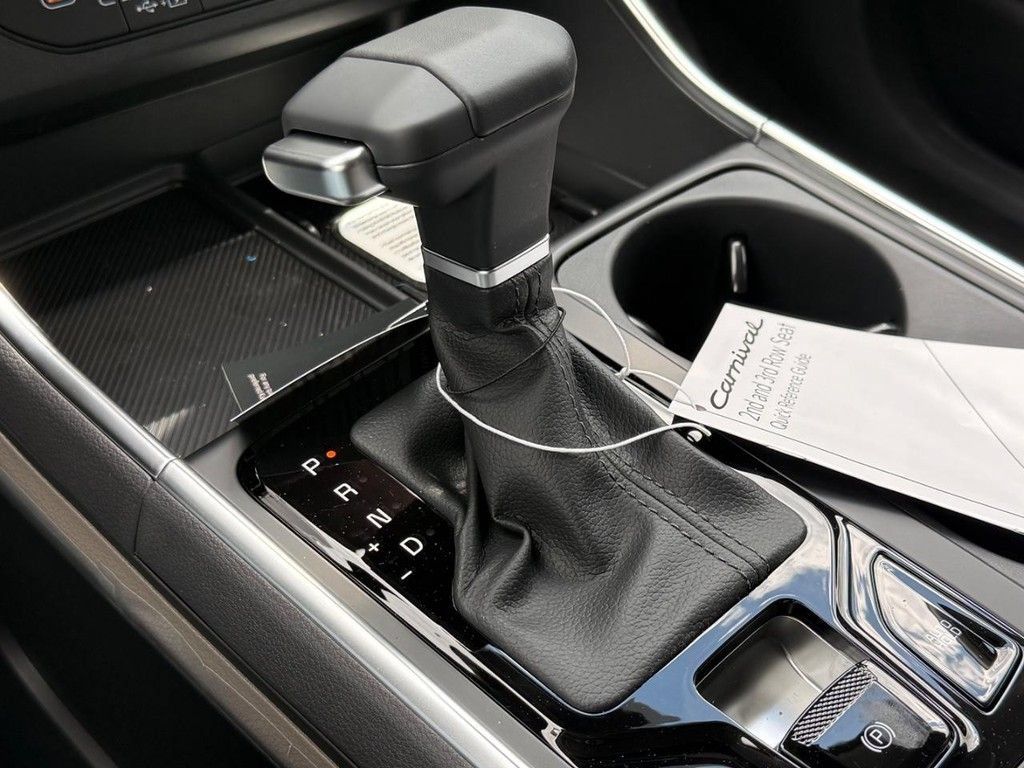New 2026 Kia Carnival EX FWD image 21