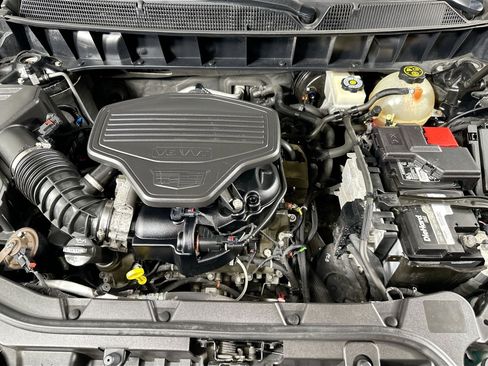 Used 2018 Cadillac XT5 Platinum image 31