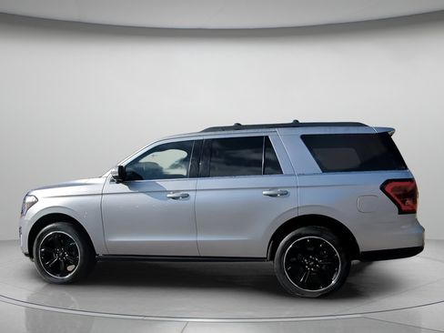 Certified 2023 Ford Expedition Limited image 18