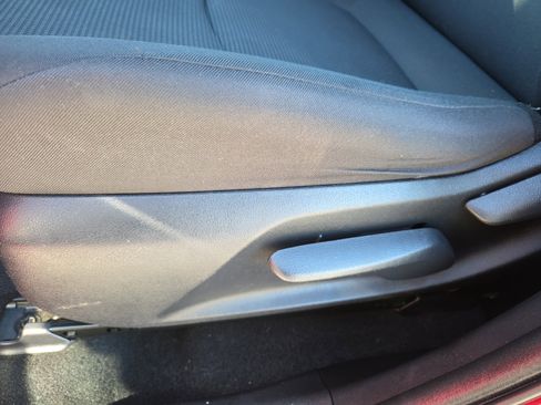 Used 2020 Toyota RAV4 LE image 14