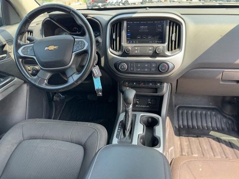 Used 2022 Chevrolet Colorado LT w/ Fleet Safety Package RWD image 11