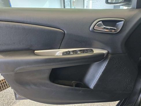 Used 2019 Dodge Journey SE image 29