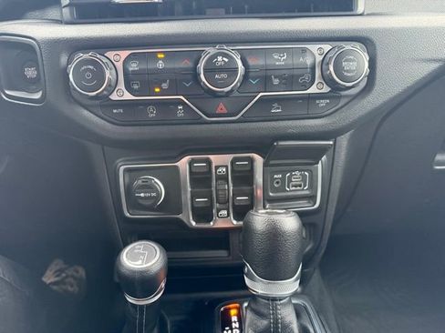 Used 2024 Jeep Wrangler Sport S image 26