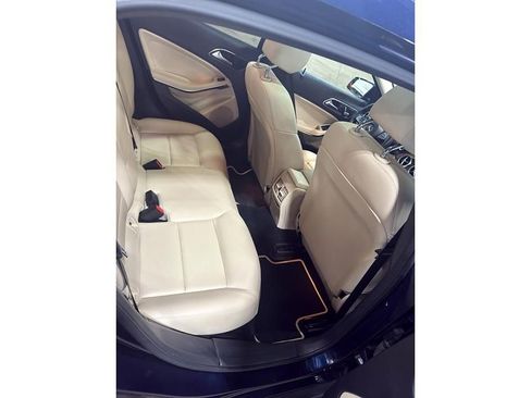 Used 2018 Mercedes-Benz GLA 250 4MATIC image 31