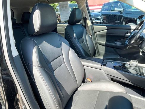 Used 2024 Nissan Rogue SL w/ SL Premium Package FWD image 10
