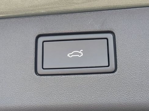 New 2026 Volkswagen Tiguan SEL R-Line image 10