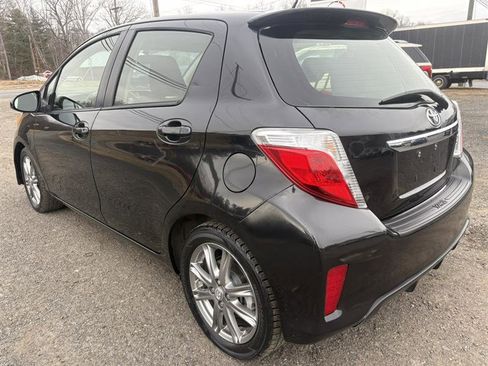 Used 2012 Toyota Yaris SE image 3