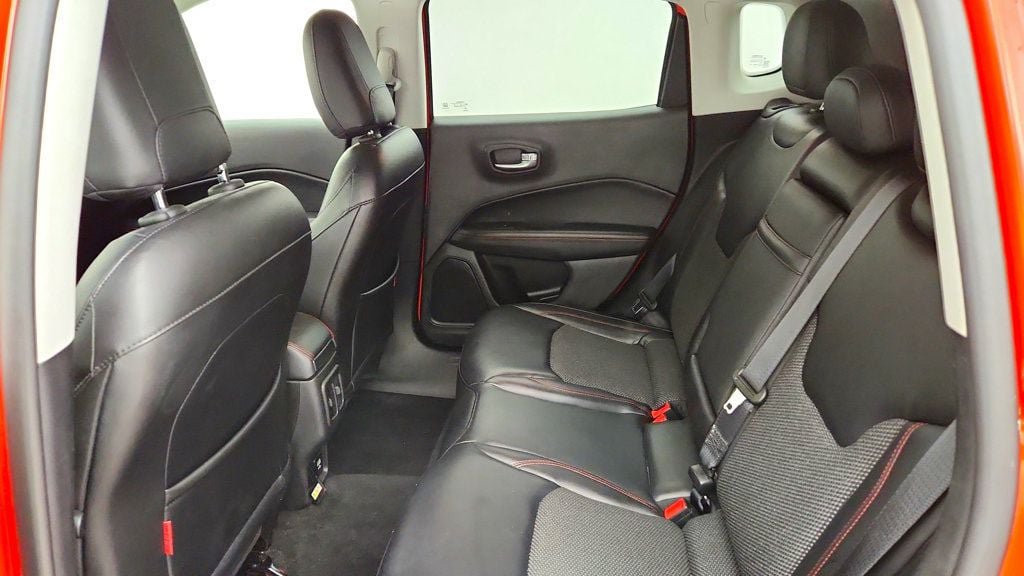 Used 2017 Jeep Compass Trailhawk AWD/4WD image 21