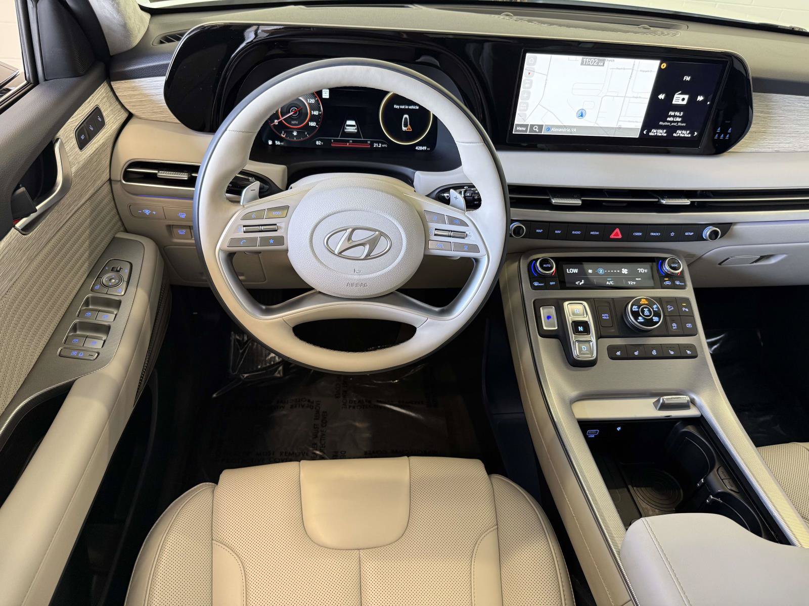 Used 2024 Hyundai Palisade Calligraphy AWD/4WD image 4