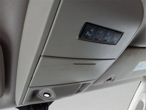 Used 2012 Chrysler Town & Country Touring image 19