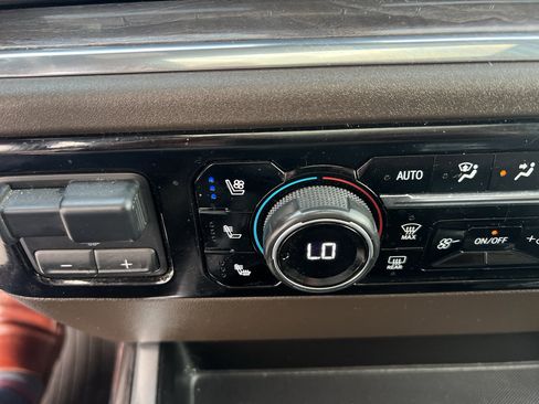 Used 2023 Chevrolet Silverado 1500 LTZ w/ LTZ Premium Package AWD/4WD image 22