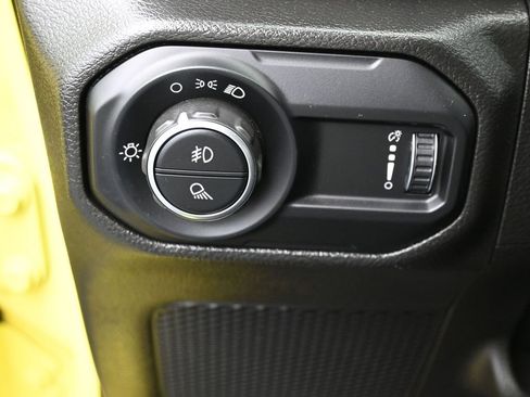 Used 2023 Jeep Gladiator Sport image 12