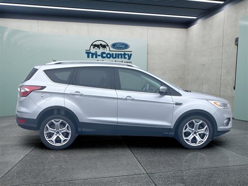Used 2018 Ford Escape Titanium w/ Ford Safe & Smart Package image 8