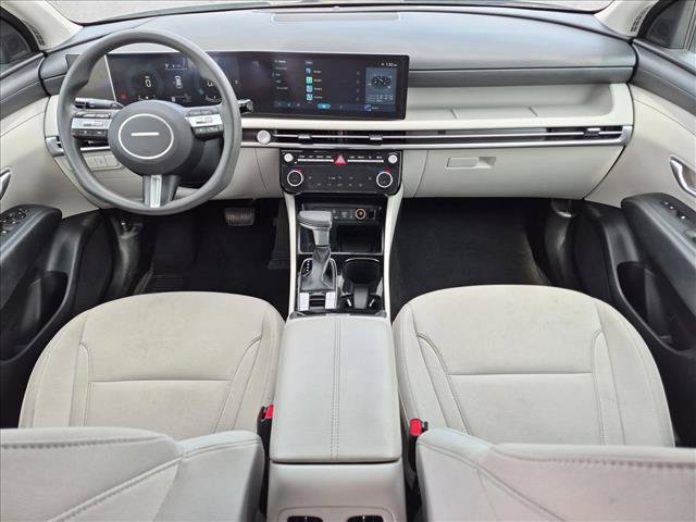 Used 2025 Hyundai Tucson SEL FWD image 16