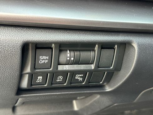 Certified 2022 Subaru Crosstrek 2.5i Limited w/ Moonroof Package 2 image 17