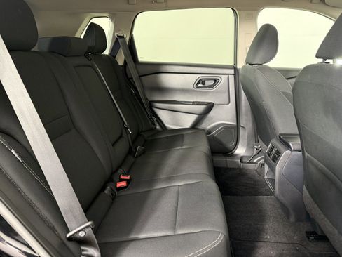 Used 2025 Nissan Rogue S AWD/4WD image 13