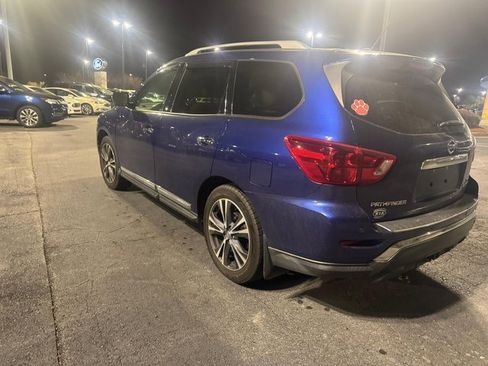 Used 2017 Nissan Pathfinder Platinum w/ Family Entertainment Package image 5