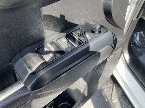 Used 2021 Toyota Tacoma SR w/ SR Convenience Package image 27